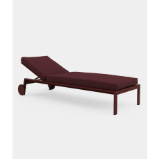 Timeless Chaise lounge with wheels